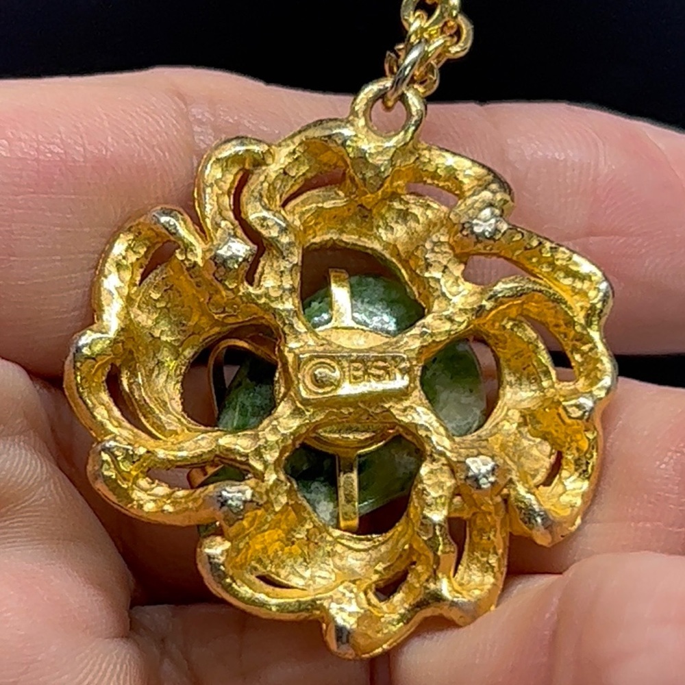 Vintage BSK Gold-Plated Adventurine Pendant/Necklace - Picture 3 of 7